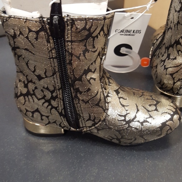 Boot - Picture 2 of 4